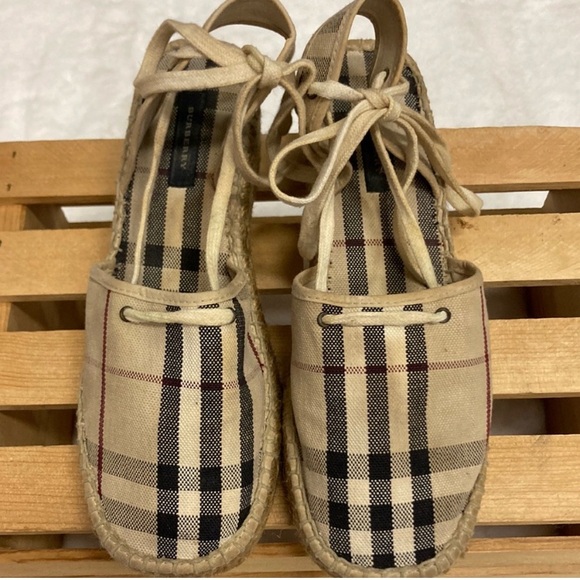 Posh Live Show Starting price on some items $10 and up tomorrow at 12:30 - Picture 13 of 14